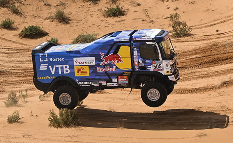 Dakar22Kamaz1