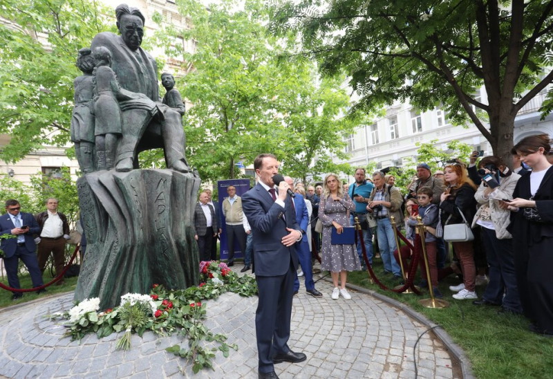 Открытие памятника поэту Самуилу Маршаку в центре Москвы