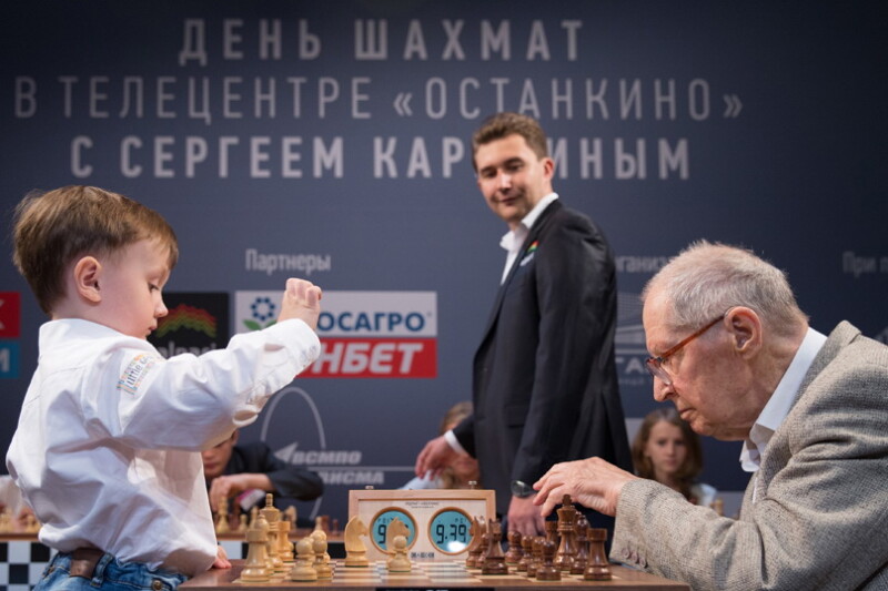 Сharity chess match in Moscow